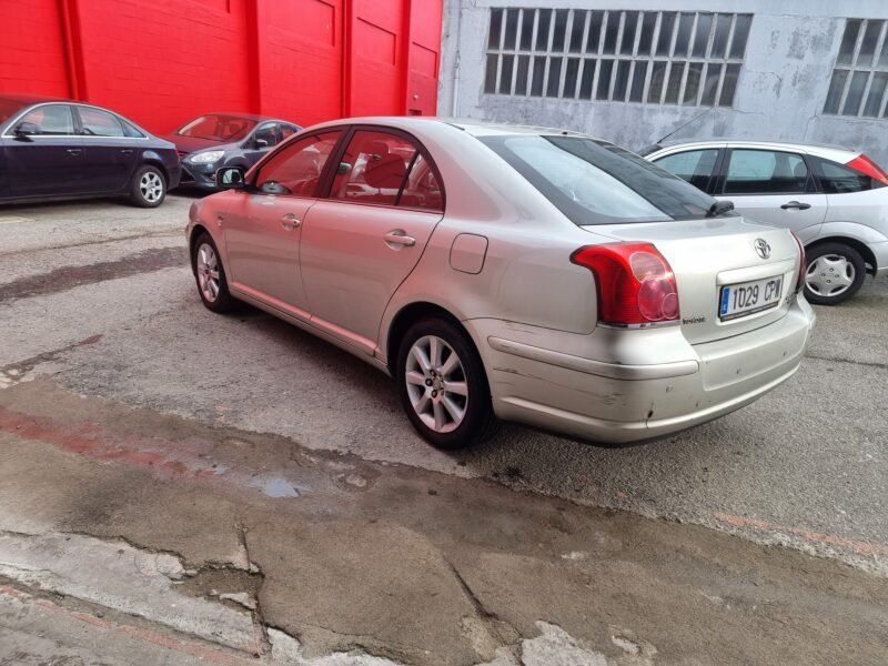 TOYOTA Avensis 2.0D