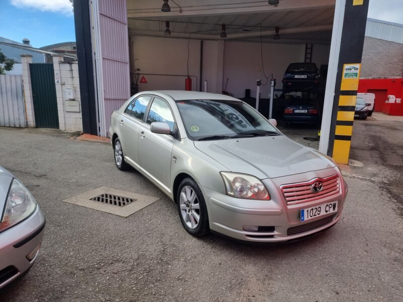 TOYOTA Avensis 2.0D