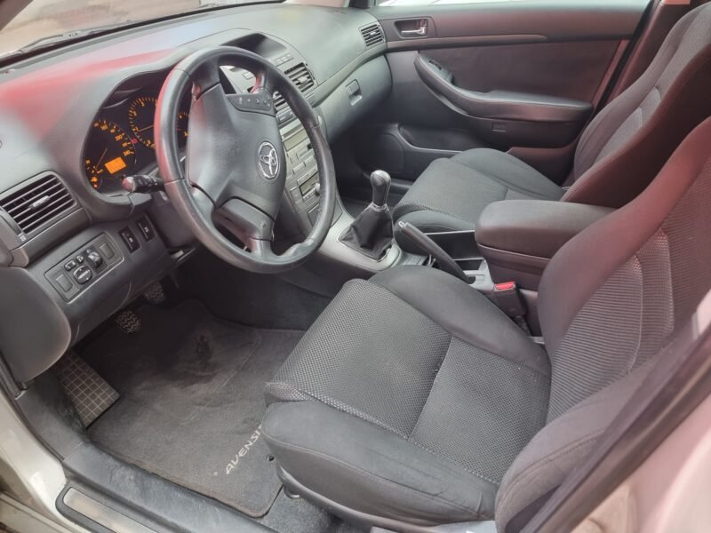 TOYOTA Avensis 2.0D