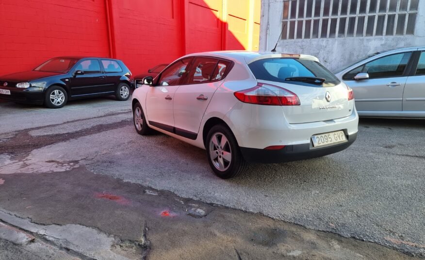 RENAULT Megane 1.6 i -130cv