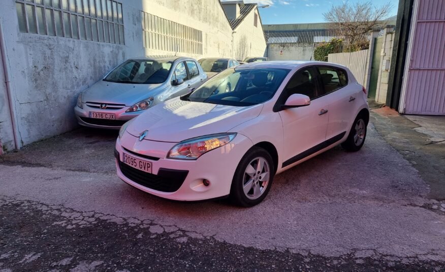 RENAULT Megane 1.6 i -130cv