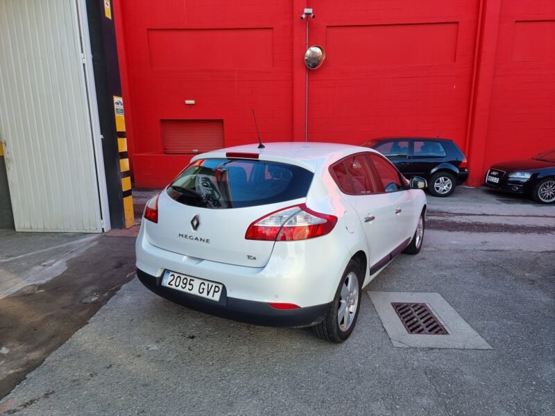 RENAULT Megane 1.6 i -130cv