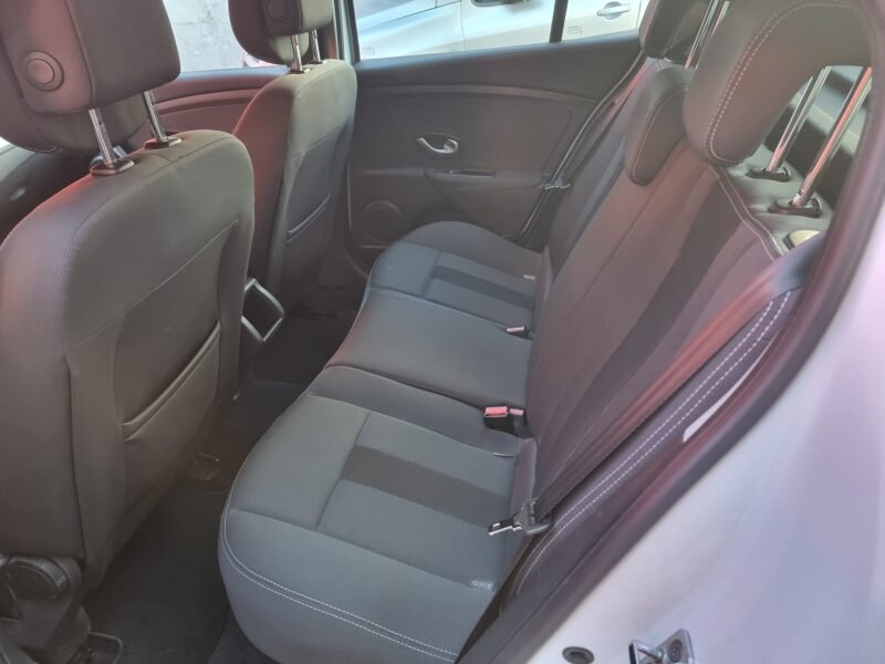 RENAULT Megane 1.6 i -130cv