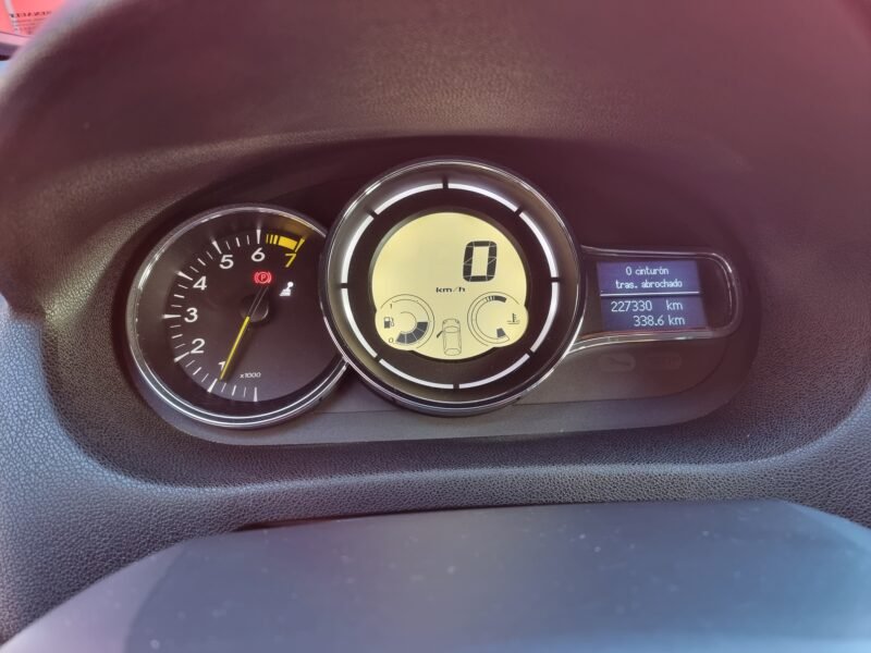 RENAULT Megane 1.6 i -130cv