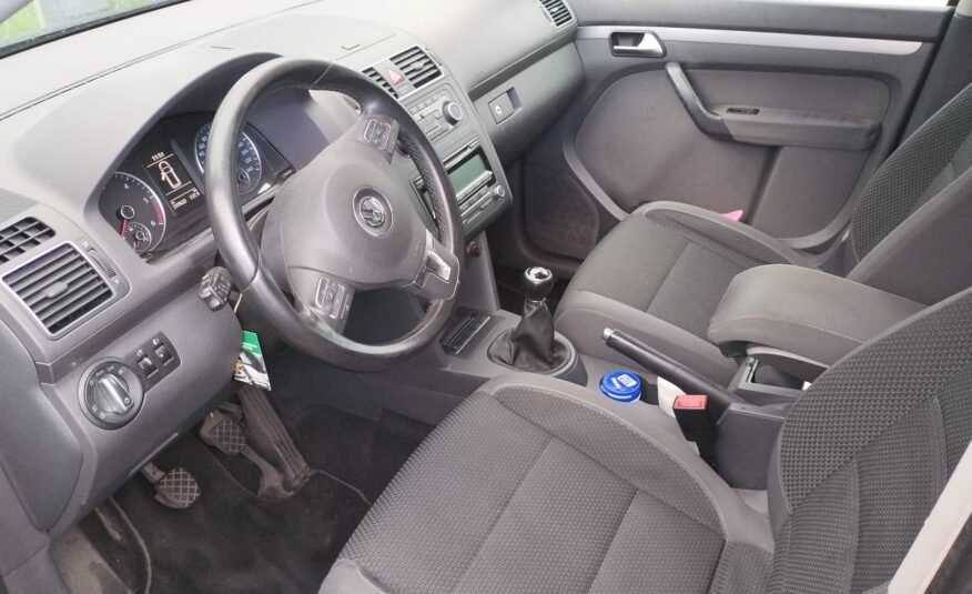 Volkswaguen Touran 1.6 TDI 105cv DPF Sport 5p.