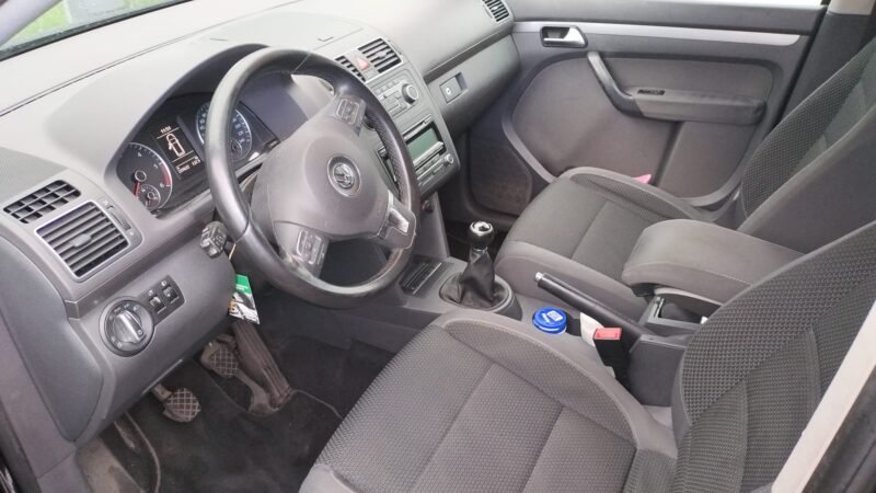 Volkswaguen Touran 1.6 TDI 105cv DPF Sport 5p.