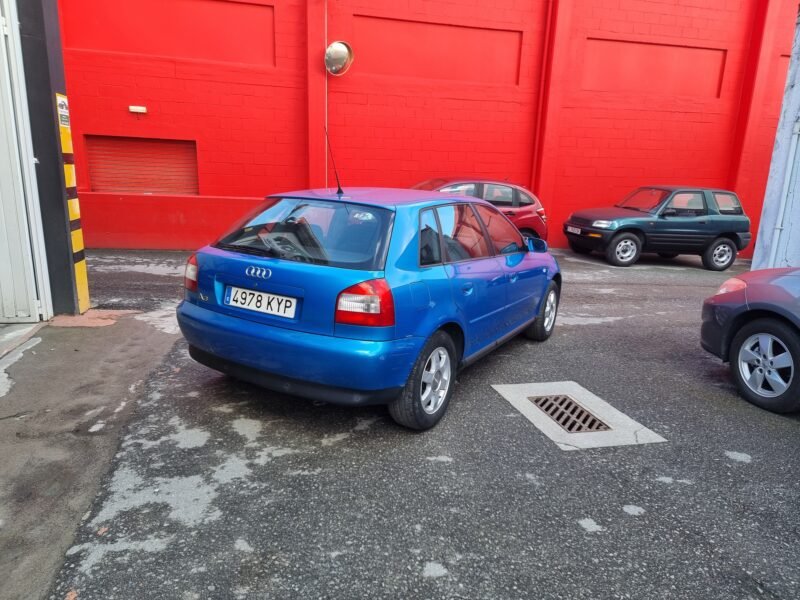 AUDI A3 sporback 1.6 i