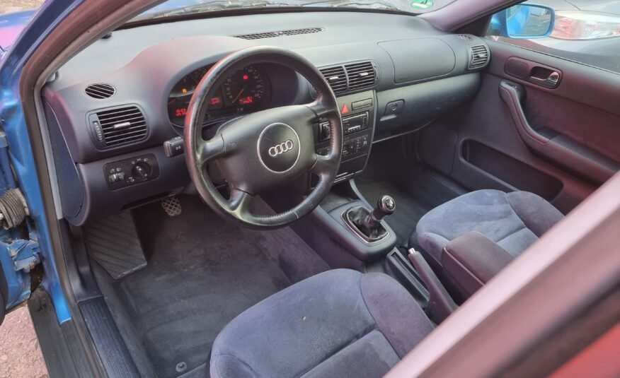 AUDI A3 sporback 1.6 i