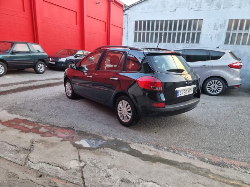 RENAULT Clio 1.5 dci