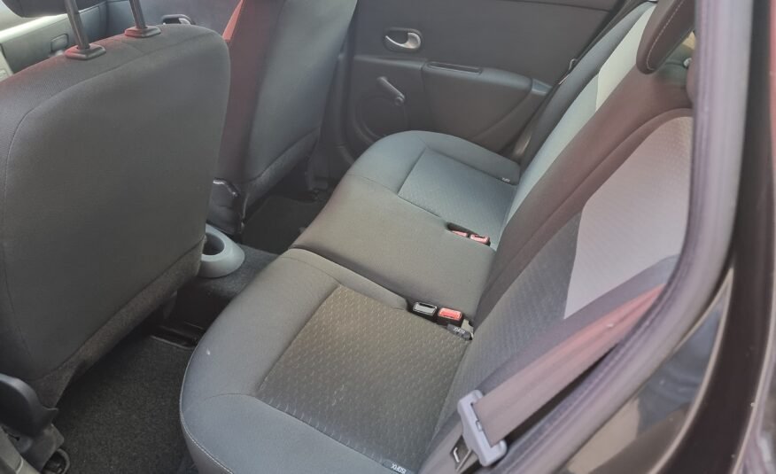 RENAULT Clio 1.5 dci