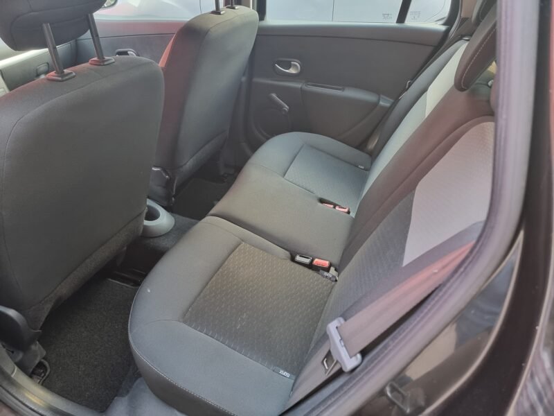 RENAULT Clio 1.5 dci