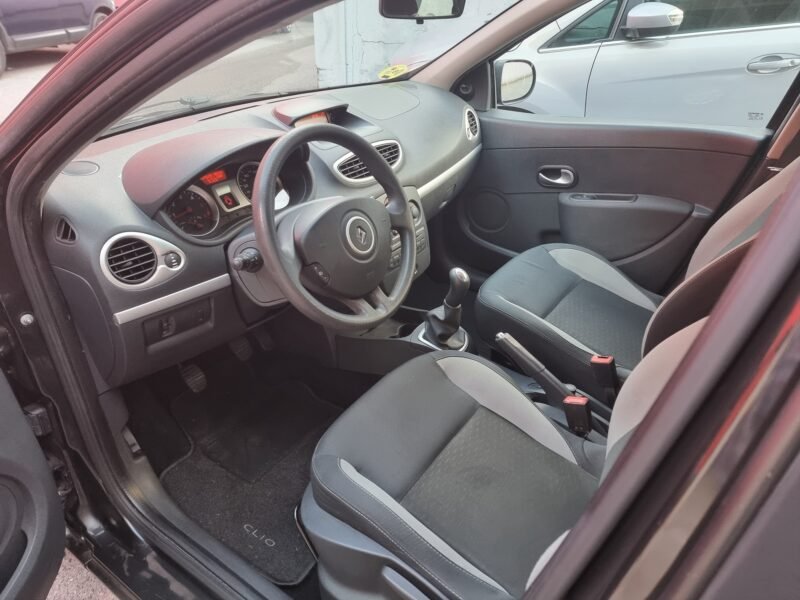 RENAULT Clio 1.5 dci