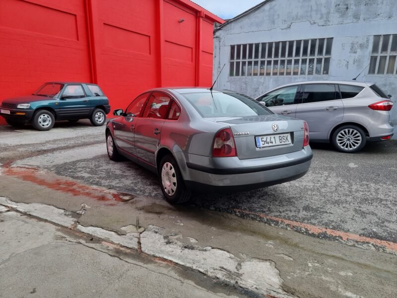 VOLKSWAGEN Passat 1.9 TDi 115CV Reference 5p.