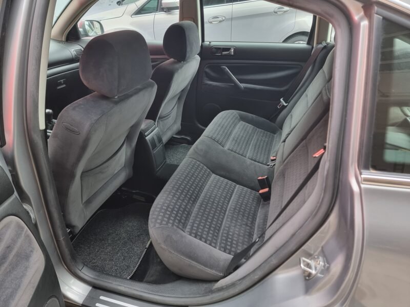 VOLKSWAGEN Passat 1.9 TDi 115CV Reference 5p.