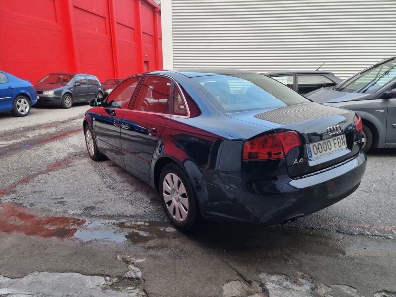 AUDI A4 2.0 Tdi 140cv DSG CON LEVAS