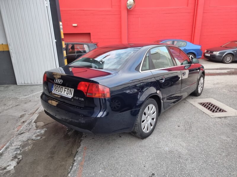 AUDI A4 2.0 Tdi 140cv DSG CON LEVAS
