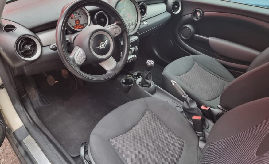 MINI Cooper 1.4i