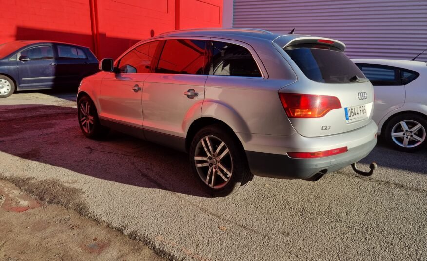 AUDI Q7 3.0 tdi quattro