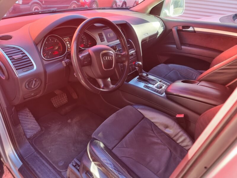 AUDI Q7 3.0 tdi quattro