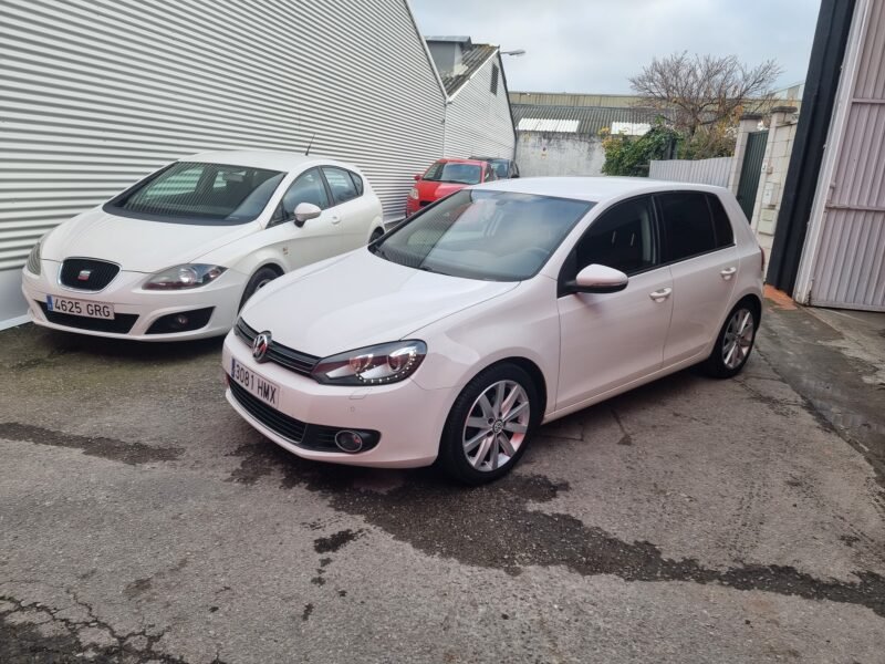 VOLKSWAGEN Golf 1.6 TDI 105cv DPF Sport 5p.