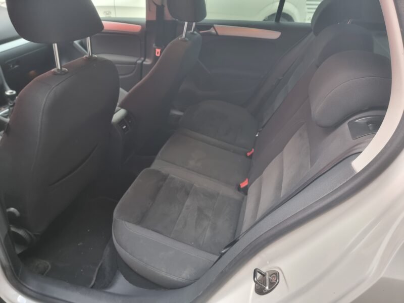 VOLKSWAGEN Golf 1.6 TDI 105cv DPF Sport 5p.