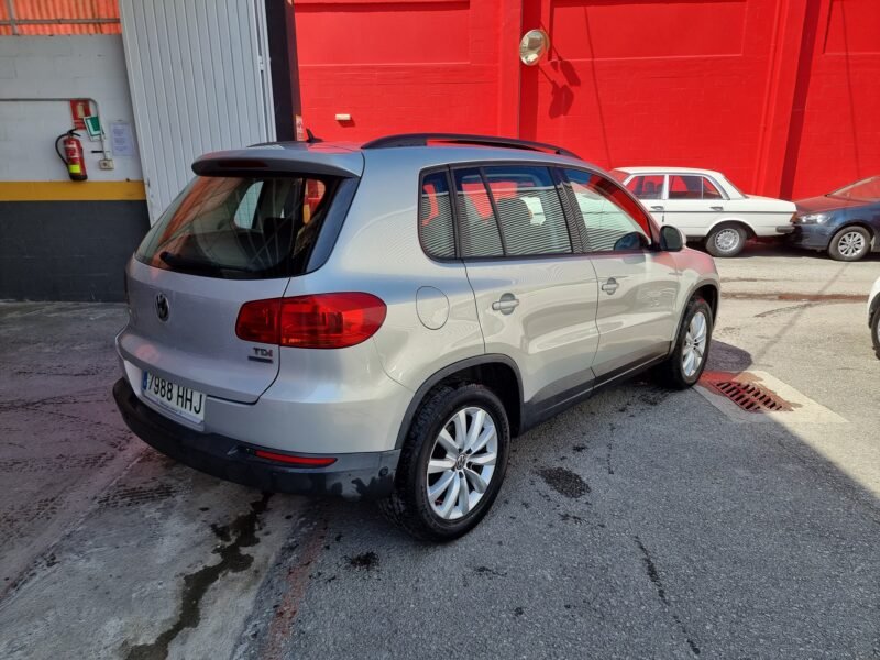 VOLKSWAGEN Tiguan 2.0tdi advance-bluemotion