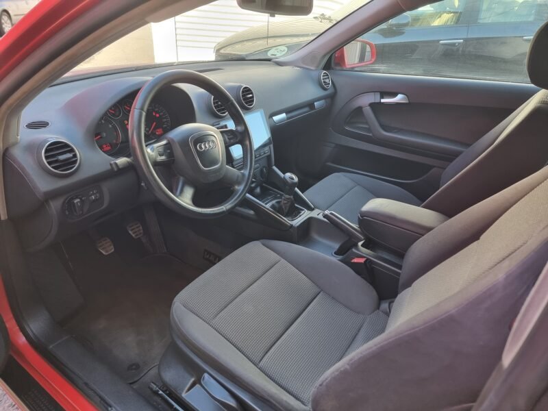 AUDI A3 1.6 i