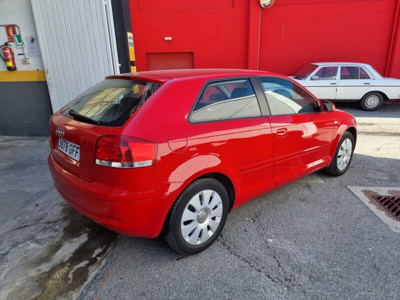 AUDI A3 1.6 i