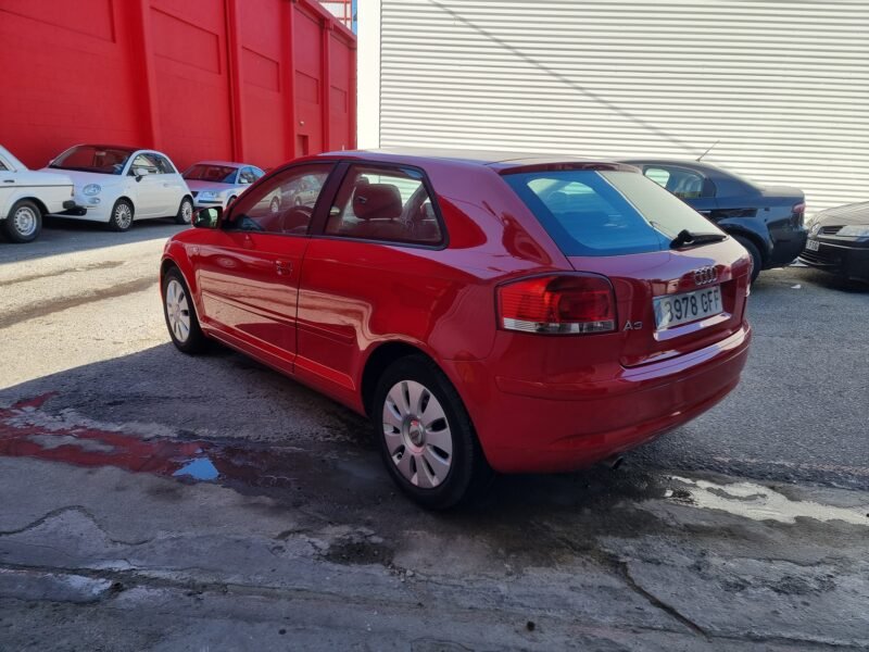 AUDI A3 1.6 i