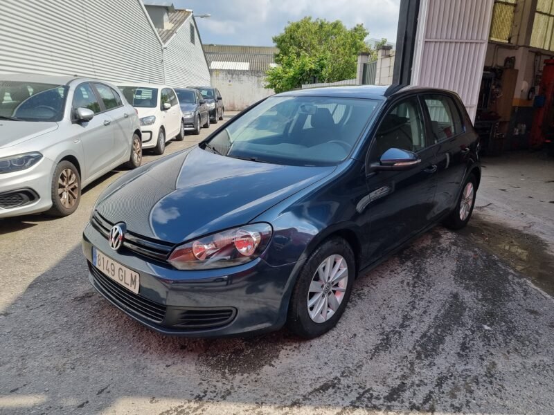 VOLKSWAGEN Golf 1.6i