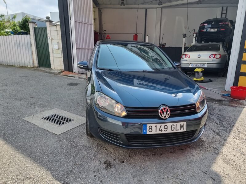 VOLKSWAGEN Golf 1.6i