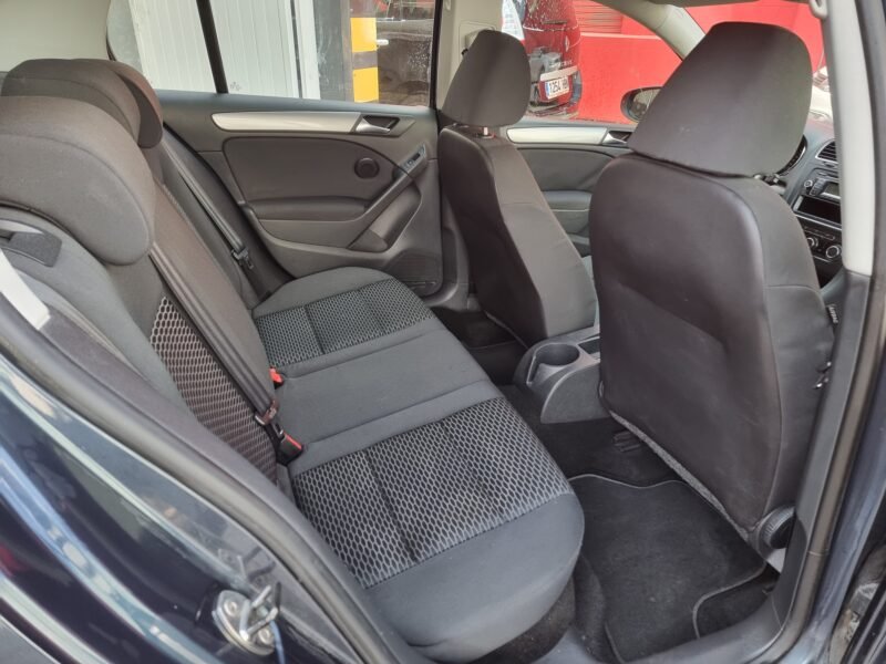 VOLKSWAGEN Golf 1.6i