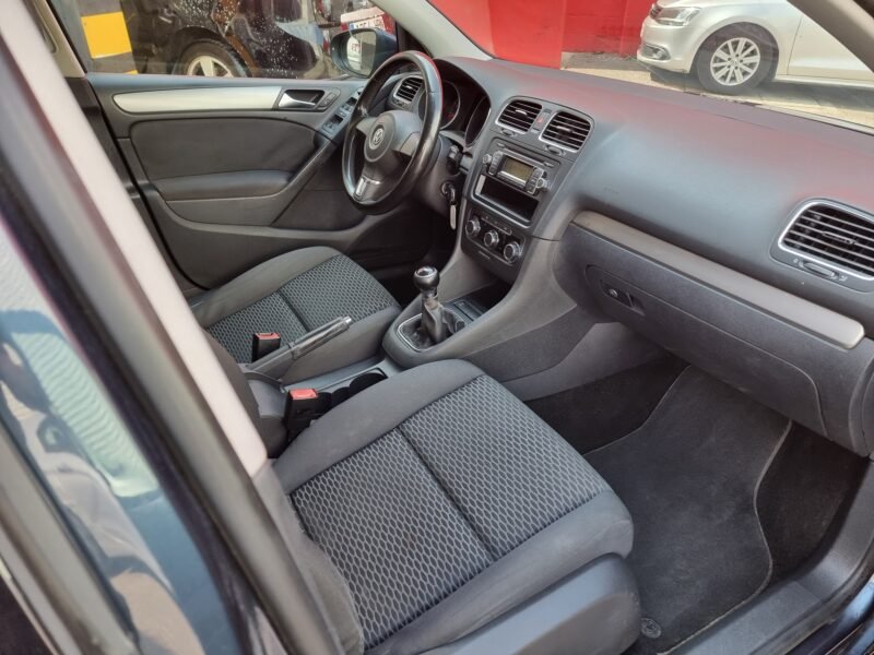 VOLKSWAGEN Golf 1.6i