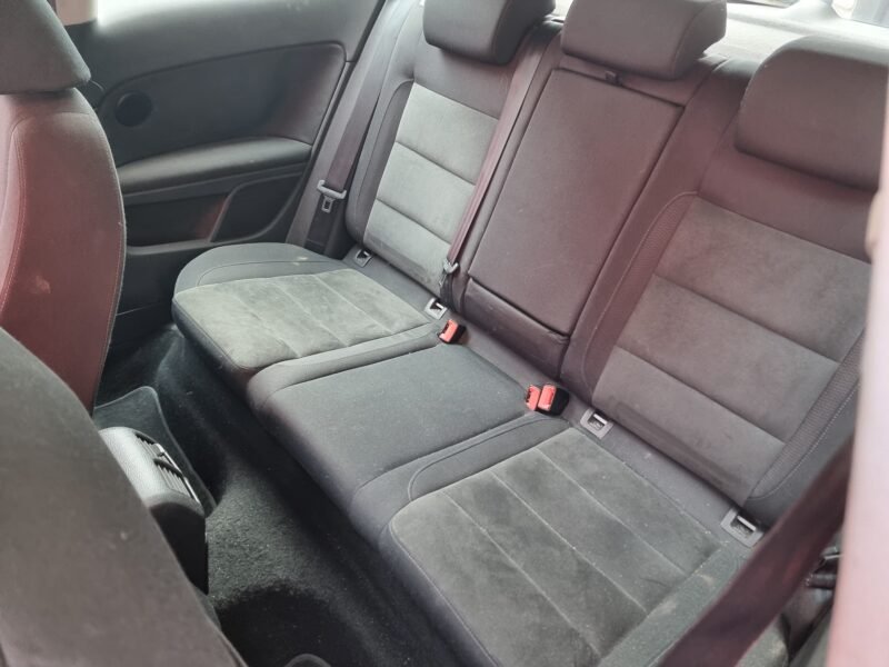 VOLKSWAGEN Golf 1.4tsi Hitline