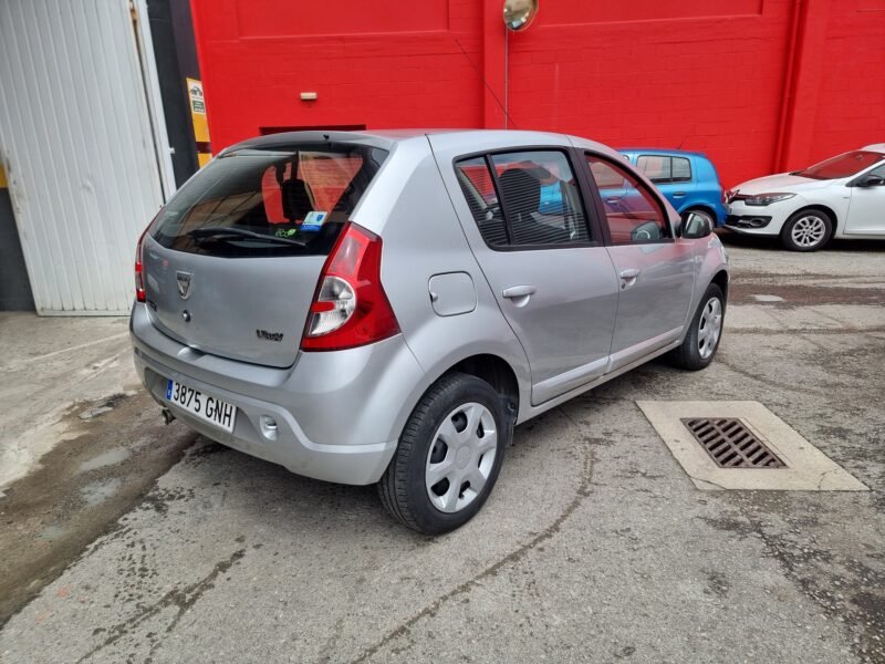 Dacia Sandero 1.2i