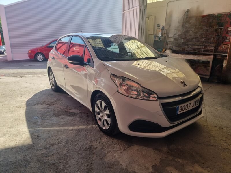 PEUGEOT 208 1.6 hdi
