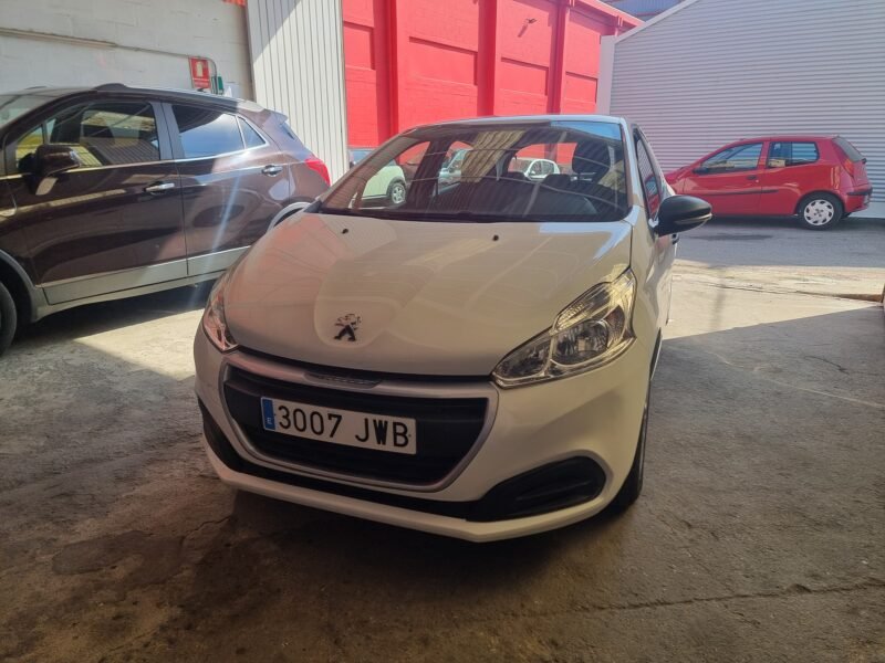 PEUGEOT 208 1.6 hdi