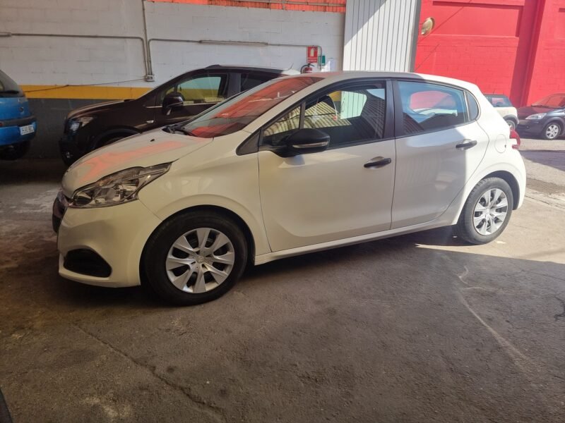 PEUGEOT 208 1.6 hdi