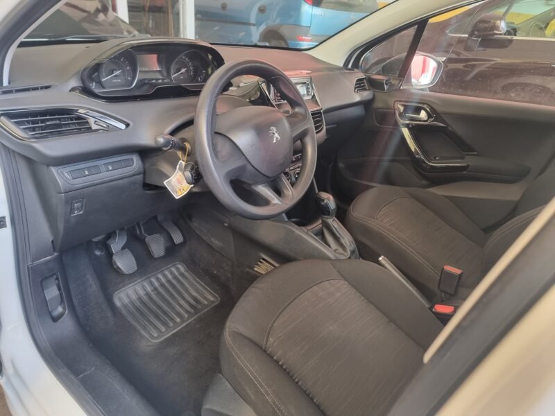PEUGEOT 208 1.6 hdi