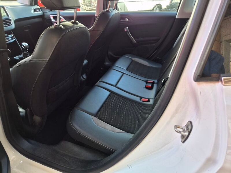 Peugeot 2008 1.6 HDI 110 CV